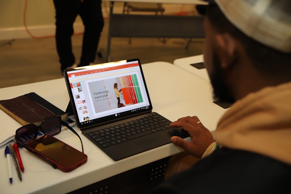 Computer Skills Training to Empower the Community