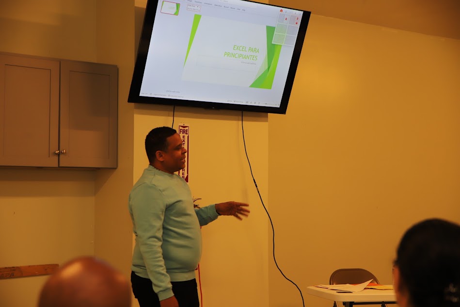 Capacitación en Informática para Fortalecer el Futuro de la Comunidad