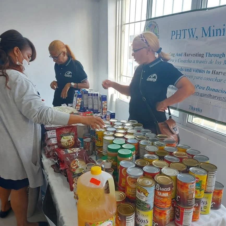 Donación de Alimentos a la Iglesia Manantial de Vida – Santo Domingo