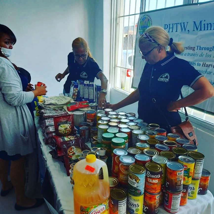 Donación de Alimentos a la Iglesia Manantial de Vida – Santo Domingo