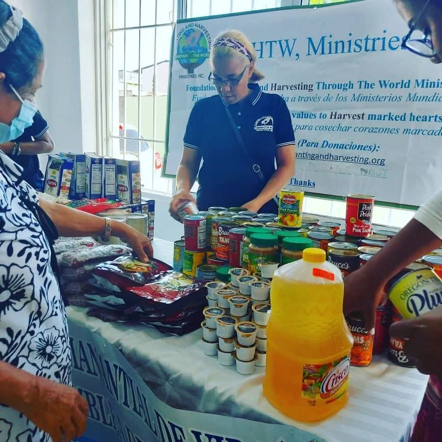 Donación de Alimentos a la Iglesia Manantial de Vida – Santo Domingo