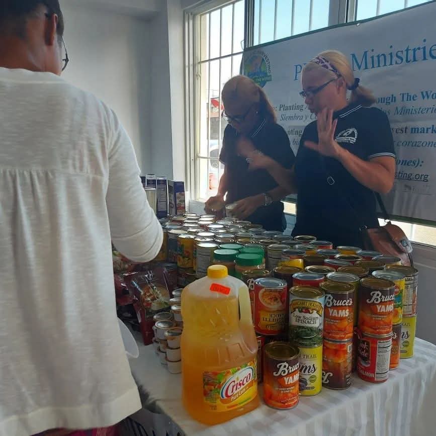Donación de Alimentos a la Iglesia Manantial de Vida – Santo Domingo
