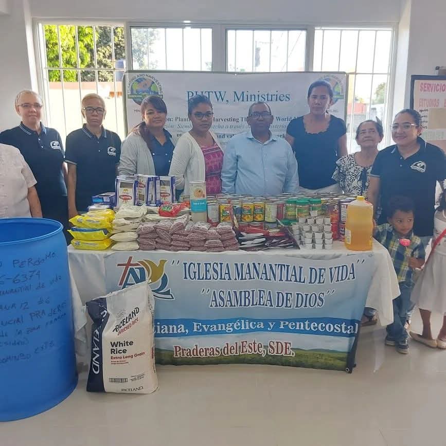 Food Donation to Manantial de Vida Church – Santo Domingo