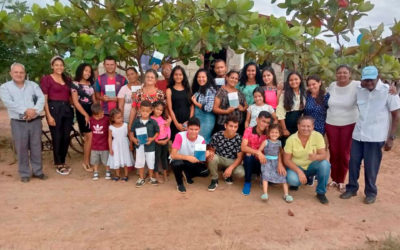 Entrega de Biblias a los hermanos Venezolanos